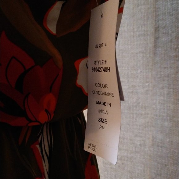 BNWT - MSK PETITE - GEORGEOUS DRESS - GOLD ACCENTS - SIZE PM - Picture 3 of 8